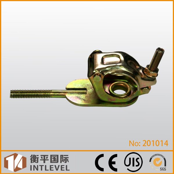 Single coupler with feather style bolt